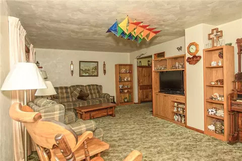 1320 Ridge Rd, Vandergrift, PA 15690 photo 14