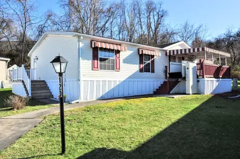 120 Eagle Pointe Ests #120, New Eagle, PA 15067
