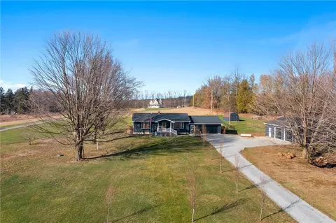 2633 Scrubgrass Rd, Grove City, PA 16127