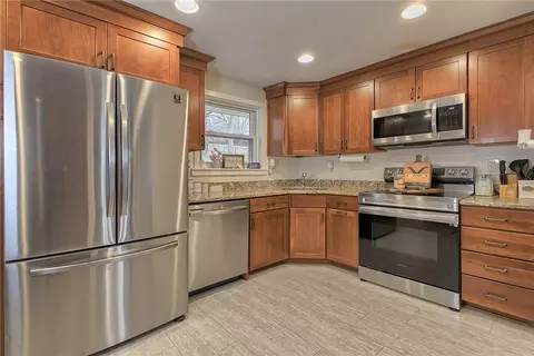 Kitchen - 116 Bristol Ln, Irwin, PA 15642 photo 1 of 3