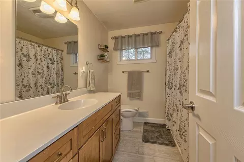 Bath - 116 Bristol Ln, Irwin, PA 15642 photo 1 of 2