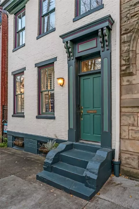 1239 Resaca Pl, Pittsburgh, PA 15212