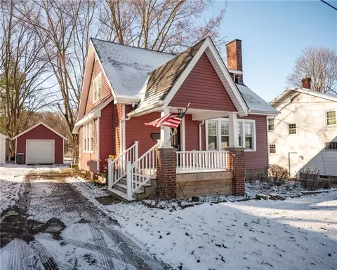 24 Davis Dr, Sharpsville, PA 16150