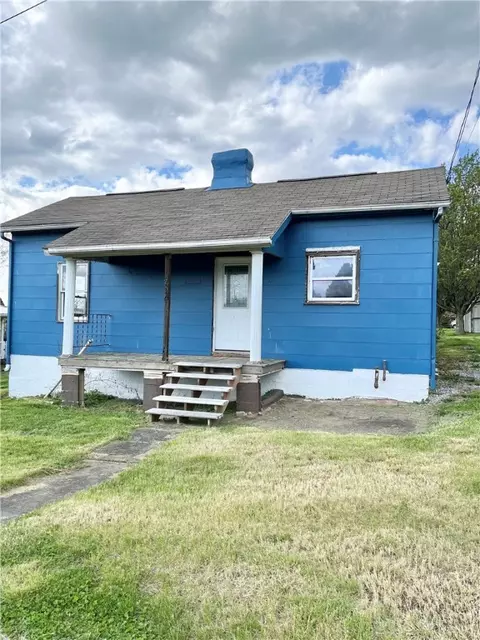 434 E 5th Ave, Crucible, PA 15325