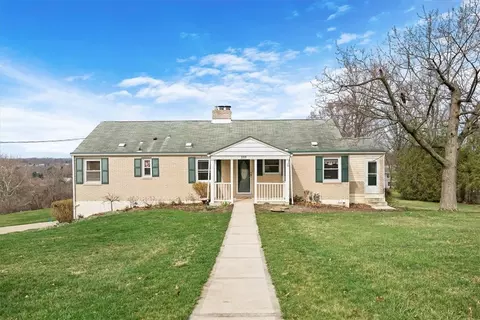 355 Carmell Dr, Pittsburgh, PA 15241