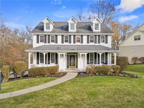 470 Settlers Village Cir, Cranberry Township, PA 16066