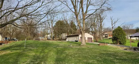 135 N Ruby St, Derry, PA 15627 photo 6
