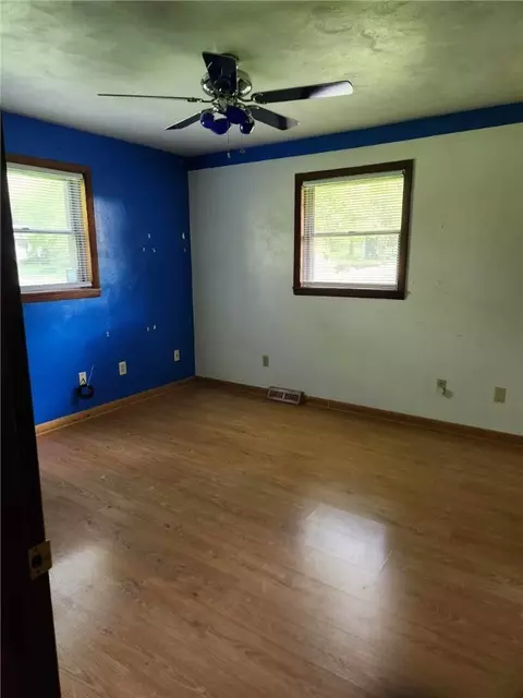 135 N Ruby St, Derry, PA 15627 photo 13