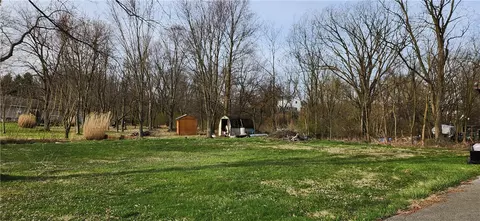 135 N Ruby St, Derry, PA 15627 photo 11