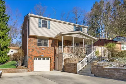 380 Holiday Park Dr, Pittsburgh, PA 15239