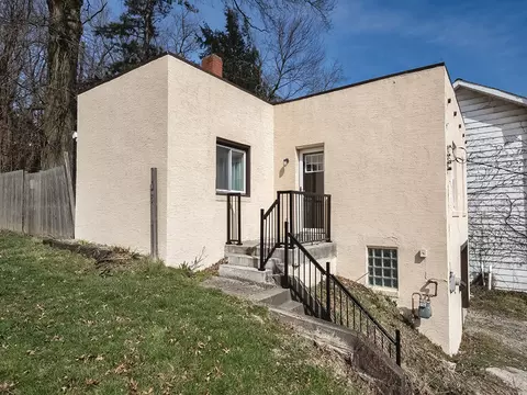 232 New Castle St, Slippery Rock, PA 16057