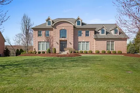 302 Buckingham Dr, Venetia, PA 15367