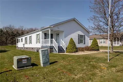 34 Stoneridge Ln, Grove City, PA 16127