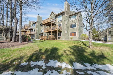 5320 Summit Dr, Hidden Valley, PA 15502