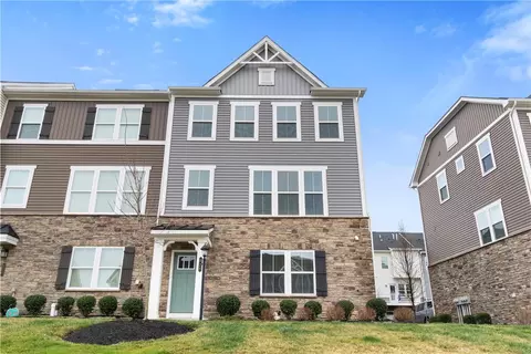 626 Amarth Ln, Cranberry Township, PA 16066