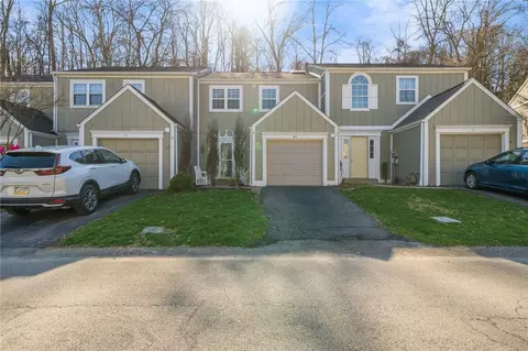49 New London Ln, Oakmont, PA 15139