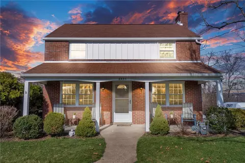 6835 Ridgevue Dr, Pittsburgh, PA 15236
