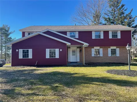 610 S Shenandoah Dr, Latrobe, PA 15650