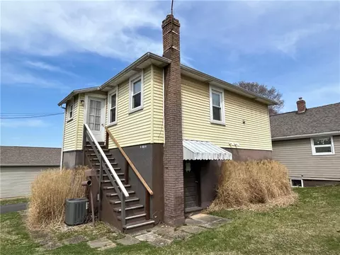3 Kerr St, Burgettstown, PA 15021