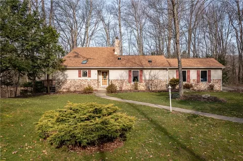 115 Ralston Rd, Slippery Rock, PA 16057