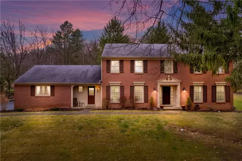 316 Hallsborough Dr, Pittsburgh, PA 15238