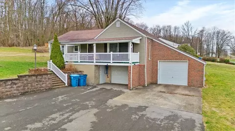 852 Melody Ln, New Castle, PA 16101