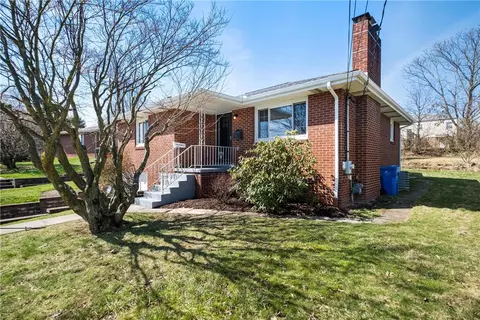 308 Nebraska Dr, New Kensington, PA 15068