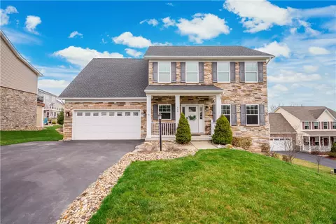 404 Valley View Ct, Washington, PA 15301
