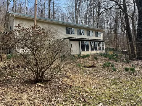382 Fairman Hollow Rd #D, Creekside, PA 15732