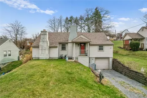 4715 Roberta Dr, West Mifflin, PA 15122