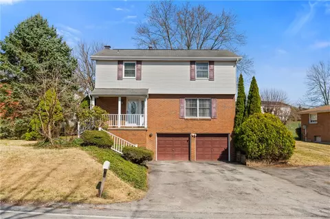 19 Willow Xing, Greensburg, PA 15601