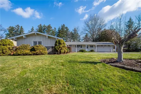 141 Dutch Ln, Pittsburgh, PA 15236