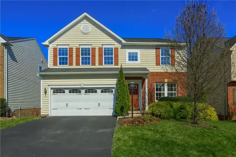 171 Cimarron Dr, Moon Township, PA 15108