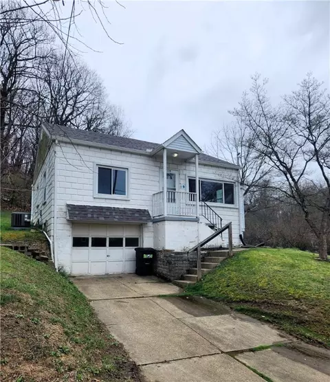2135 7th St, New Kensington, PA 15068