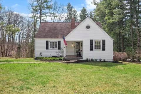 1009 W Sutter Rd, Glenshaw, PA 15116