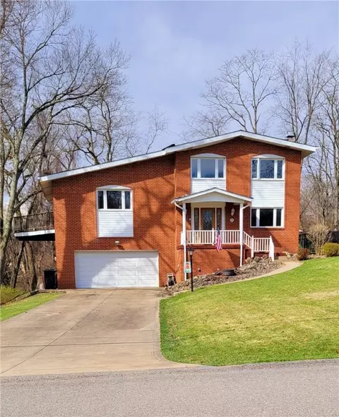 122 Claridge Dr, Coraopolis, PA 15108