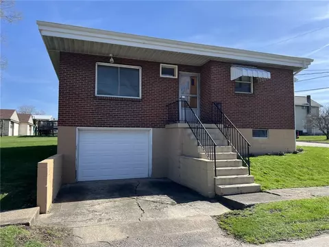 25 Jane St, Uniontown, PA 15401