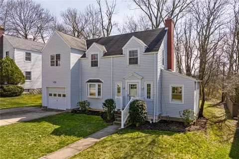 9 Coral Dr, Pittsburgh, PA 15238