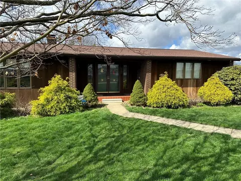 950 Harvey Ave, Greensburg, PA 15601