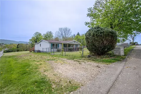 35 Highland Ave, Smithfield, PA 15478 photo 2