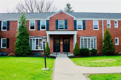 838 Thorn St #36, Sewickley, PA 15143