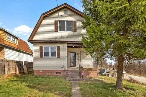4 Short St, Daisytown, PA 15427