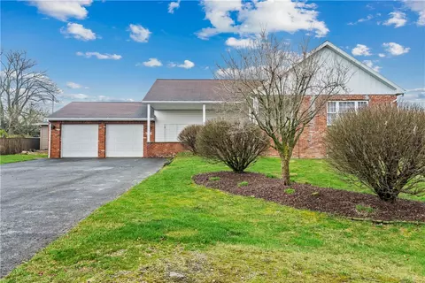1184 Lakeview Dr, Latrobe, PA 15650