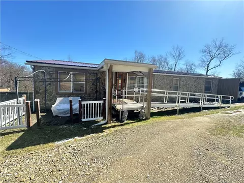 36 Berger Rd, Greensburg, PA 15601