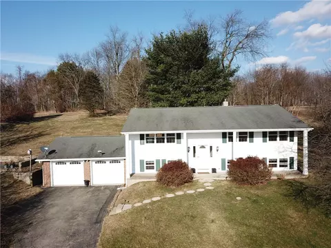 387 Brick Church Rd, Ford City, PA 16226