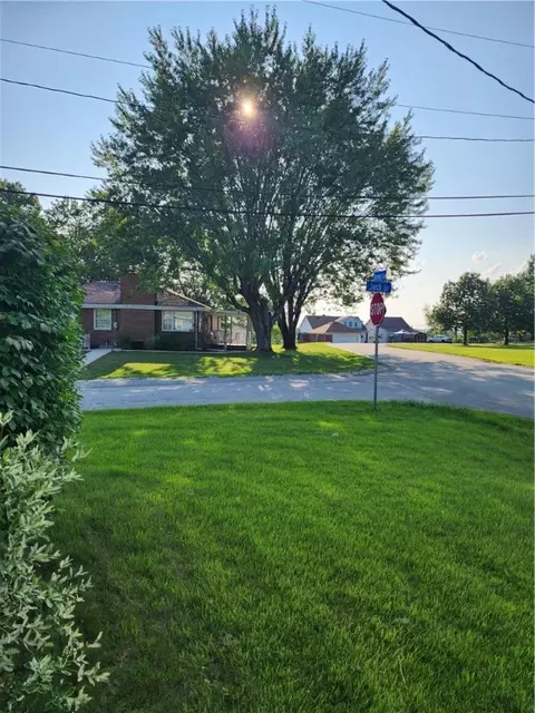 1633 Jack Dr, Irwin, PA 15642 photo 10