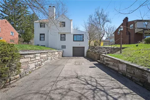 5995 Library Rd, Bethel Park, PA 15102