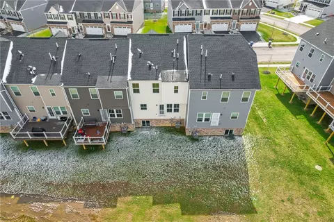 327 Helenium Dr, Mars, PA 16046 photo 2