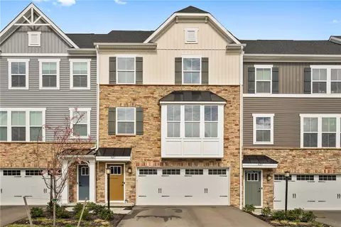 327 Helenium Dr, Mars, PA 16046 photo 1