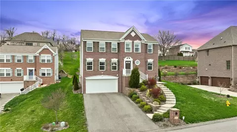 5 Puskar Ln, Canonsburg, PA 15317